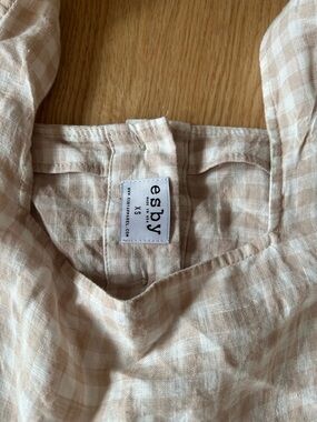 esby Lightweight Linen Gingham Top in Beige Cream